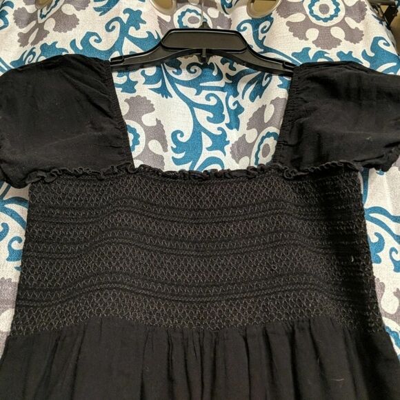 Black dress with small pockets - Picture 3 of 4